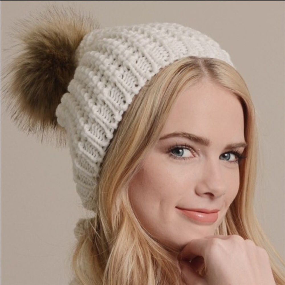 White Pom Chunky Beanie - Picture 2 of 5